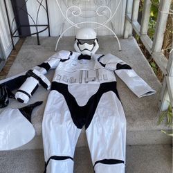 Stormtroopers. Costume Sz. 9-15. Years