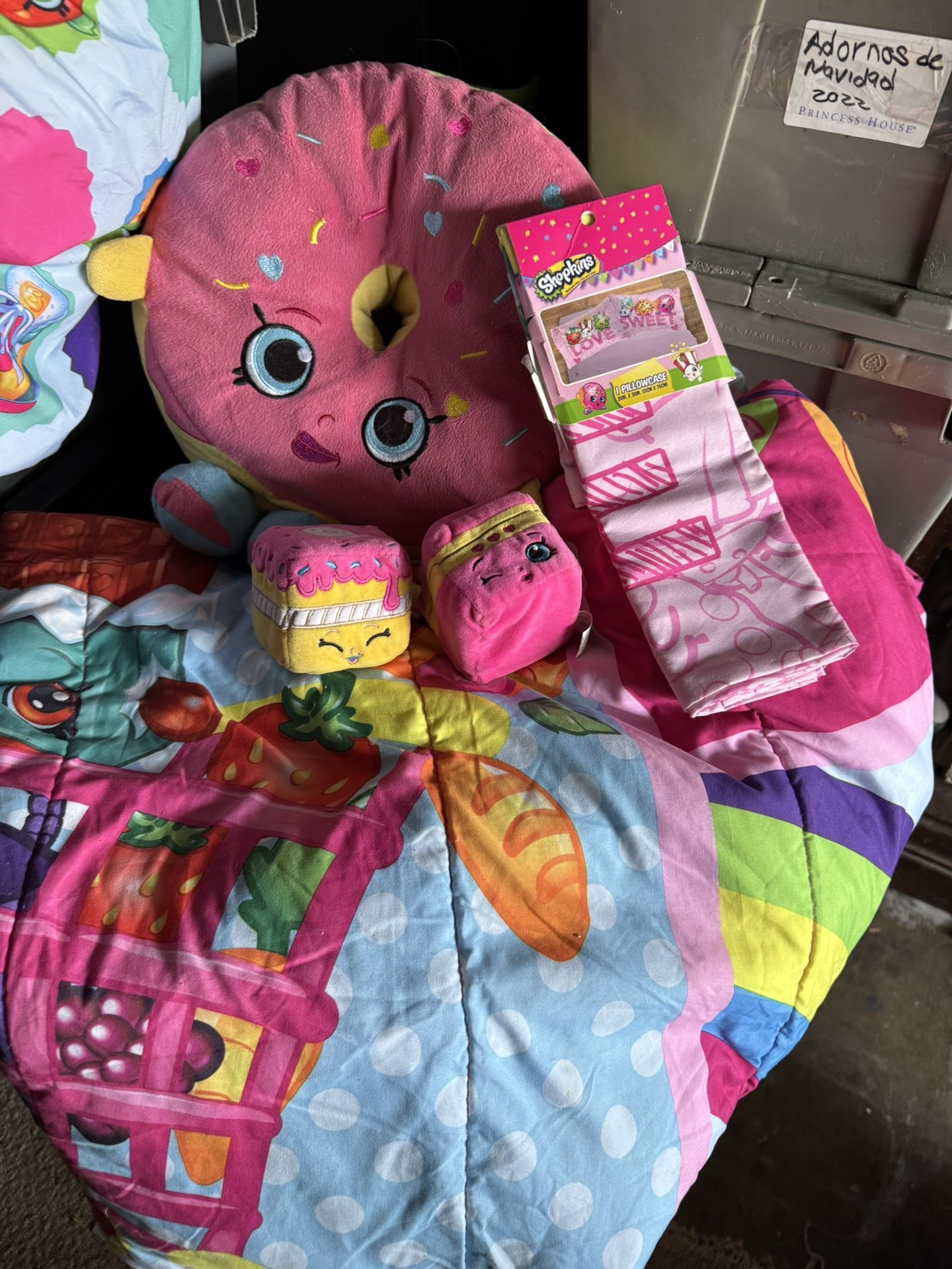 Shopkins Set Toys Comforter Sheets Plushies Everything For $50