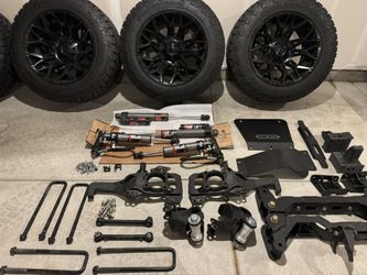 BDS 6INCH LIFT KIT WITH RIMS AND TIRES ALMOST NEW !!!