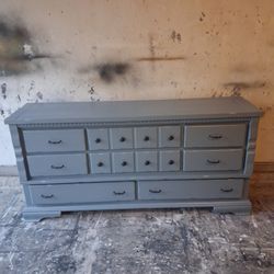 DRESSER- GRAY