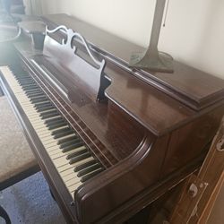 Vintage Janssen Upright Piano – Mahogany Wood – Early 1970s With Bench 