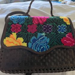 Woman leather purse