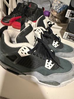 Jordan 4 size 3y