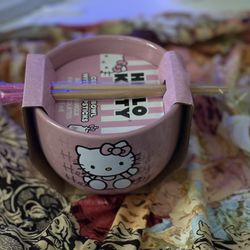 Hello kitty ramen bowl