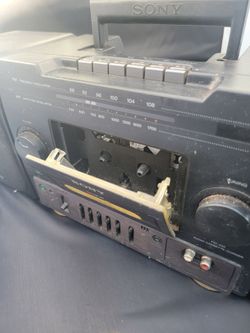 Fully working Vintage Sony CFS-1030 AM/FM Stereo Cassette-Corder Boombox