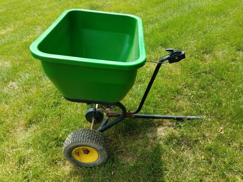 John Deere Bst 35jd Tow Behind 175 Lb Spreader For Sale In Libertyville Il Offerup 6298