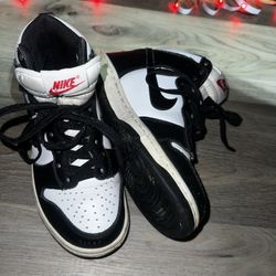 Nike Black and White Sneakers