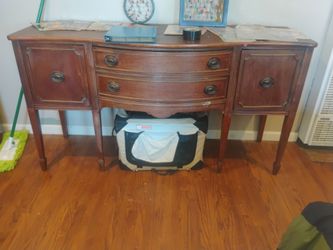 traditional mahogany sideboard/buffet