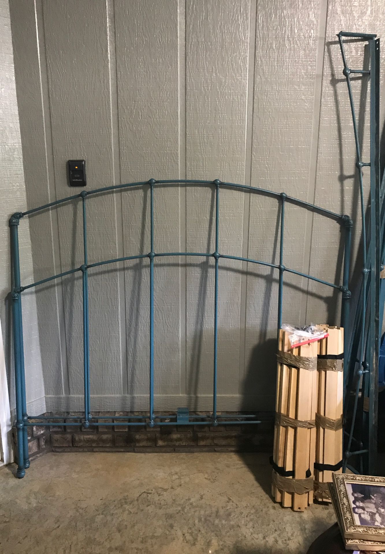 Queen size metal bed frame, bought at pottery barn. Blue with black distressed look. In good condition.