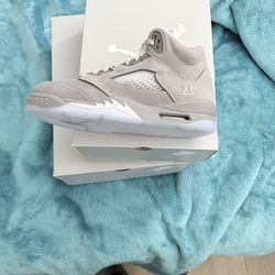 Jordan 5 “Wolf Grey”  size 6.5y & size 11.5