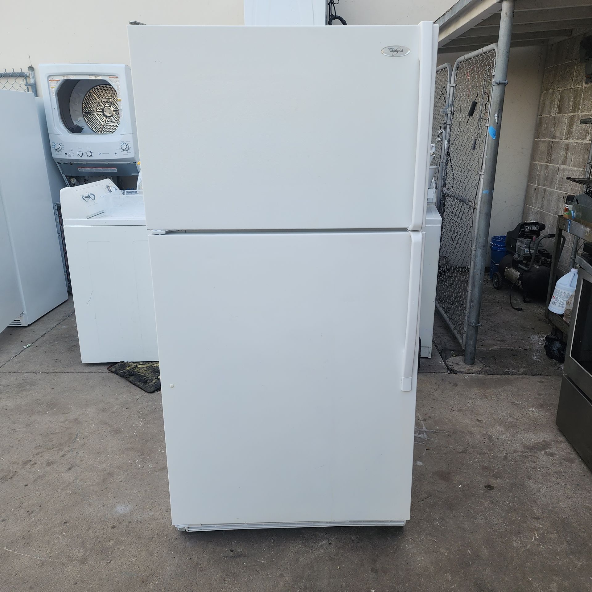 WHIRLPOOL 21CUFT FRIDGE