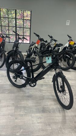 Brand new in white and black Ebike for 500 - hydraulic brake good specs