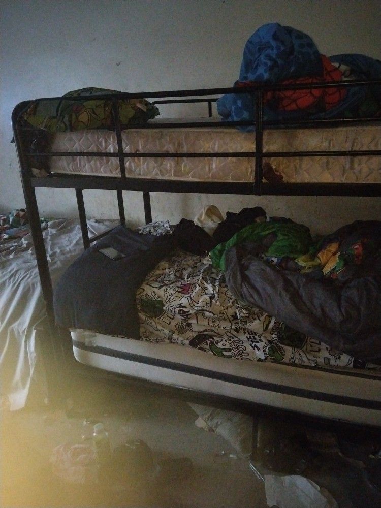 Bunk bed With Mattresses