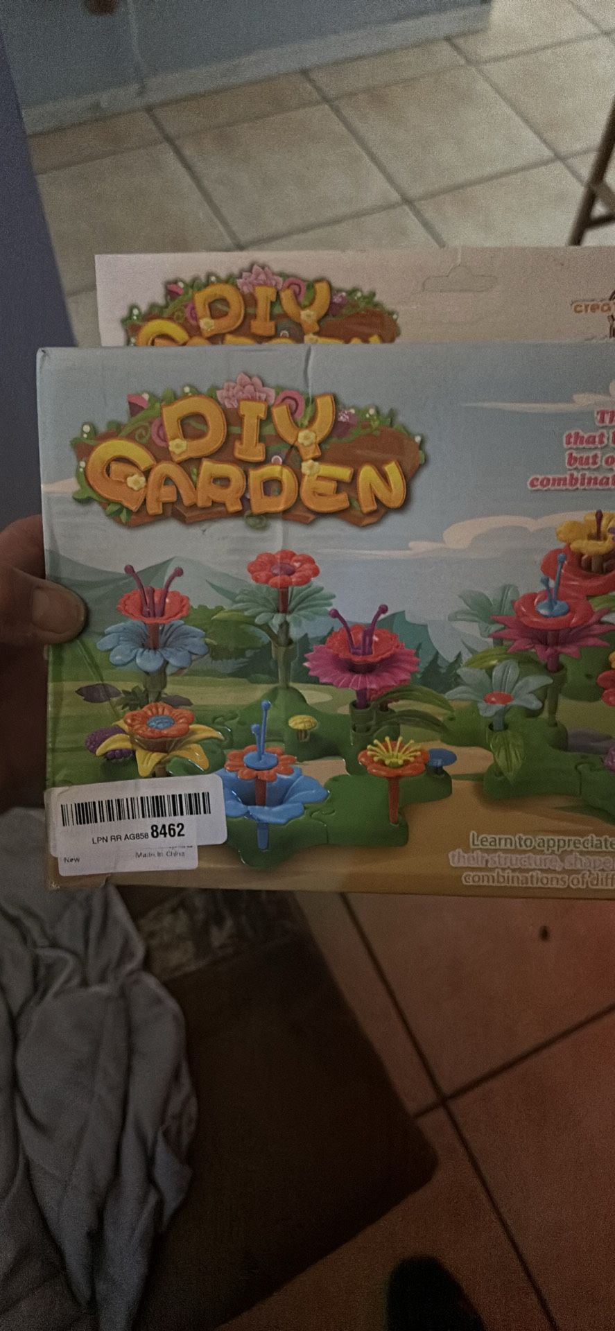 DIY GARDEN create Combination Of Diffrent Flowers. For ages 3 and up. Brand new never opened.
