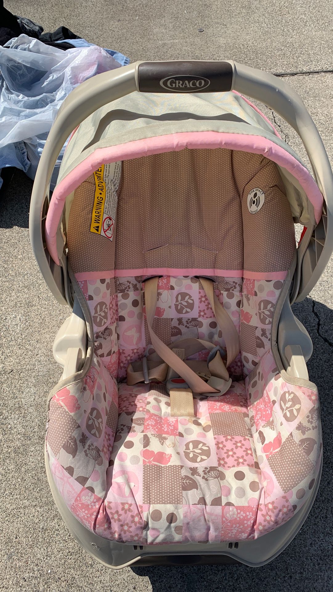 Baby girl car seat, it was my daughters she’s 7 1/2 now...it’s still in very good condition