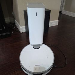 Samsung Jet Bot Robot Vacuum VR20T6001MW/AA + Docking Station Base (VCA-RAE85A) + 3 Extra Bags