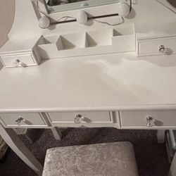 Vanity With Mirror Chair And Lights 