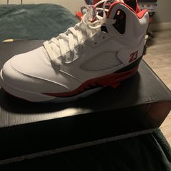 Air Jordan 5  Fire Red’s 