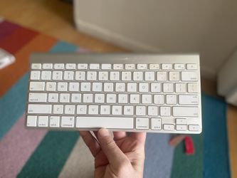 Apple Keyboard