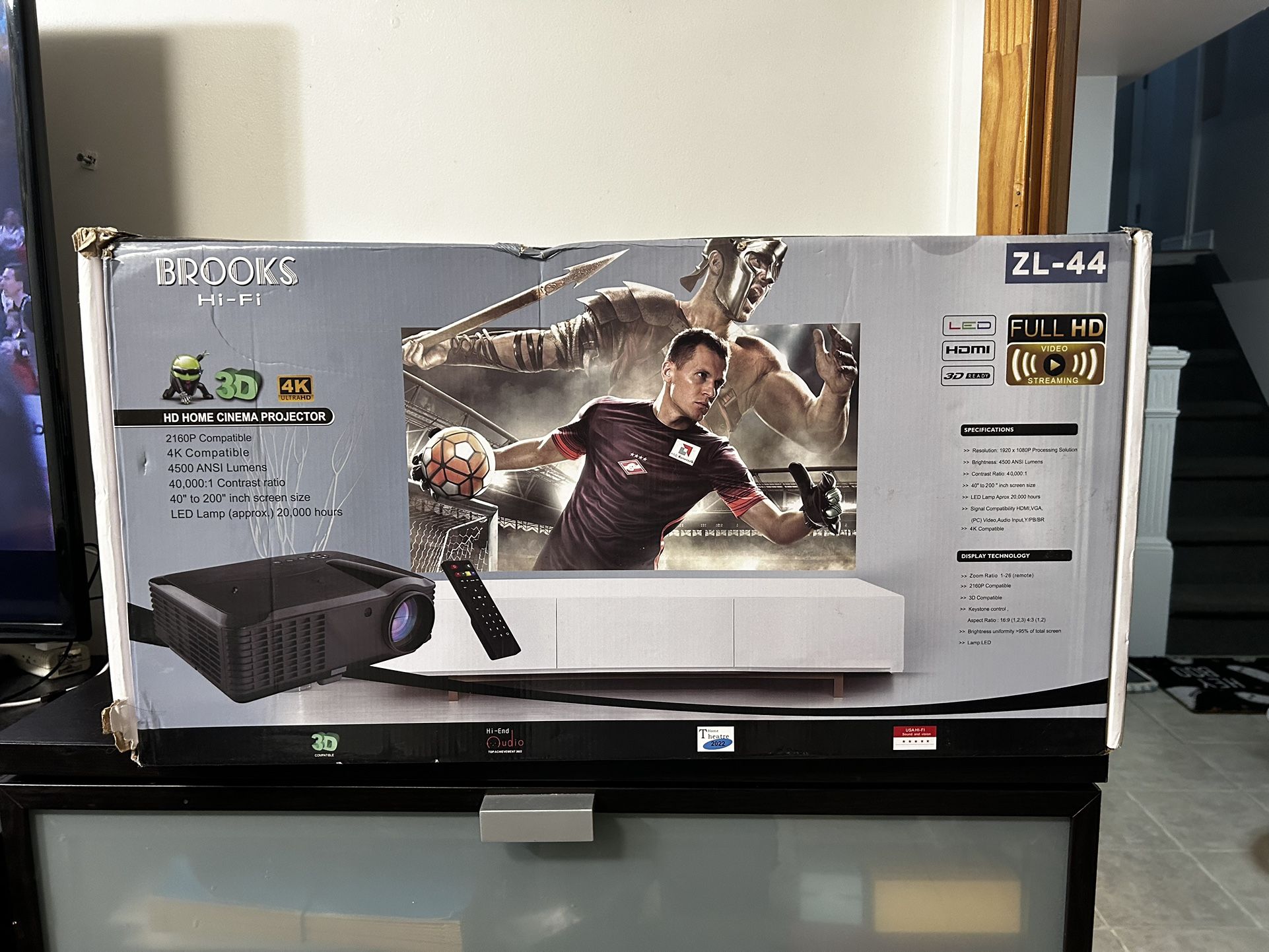 Brooks Hi-Fi, Home Cinema projector, Model #ZL-44