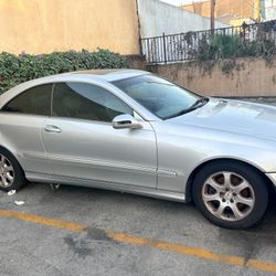 2004 Mercedes-Benz CLK-Class
