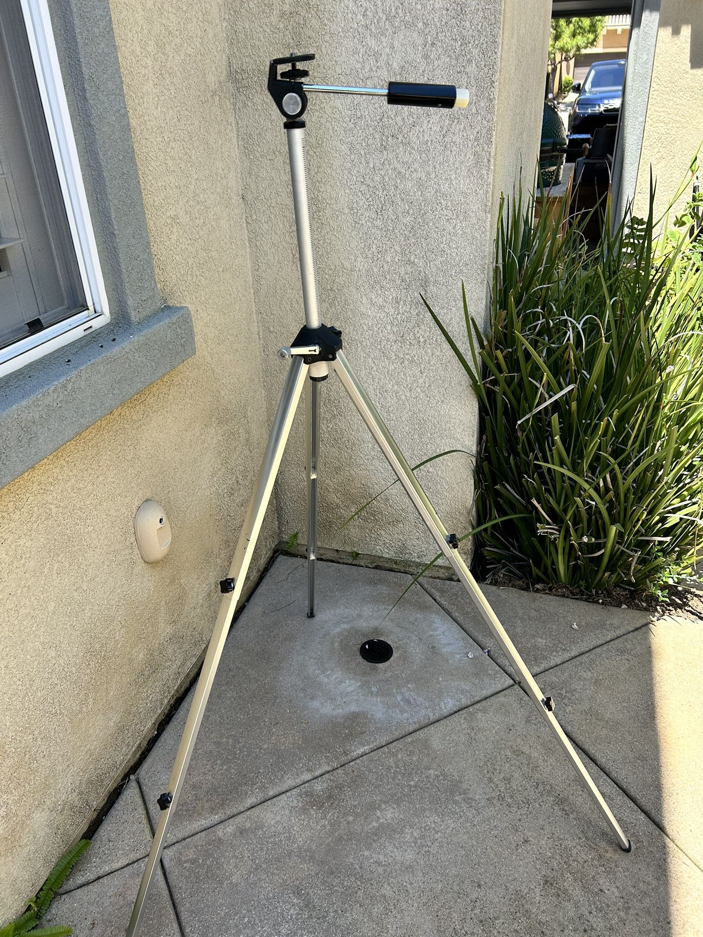 Camera Tri Pod