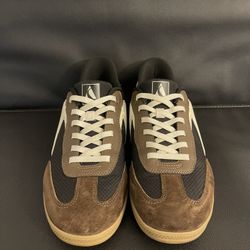 Mens Size 11 Sketchers Slip In Shoes - Brown