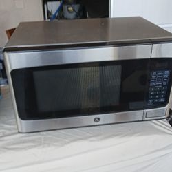 G/E Stainless Amd Black Microwave 