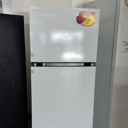 BRAND NEW OPEN BOX LG TOP FREEZER REFRIGERATOR