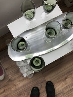 Mix of Kitchen Wares And Ustensiles