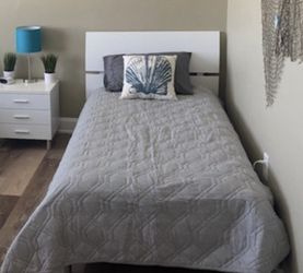 Twin White Glossy Wood Bed frame &Headboard