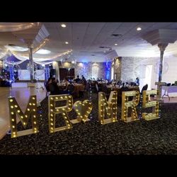 MR & MRS LED battery powered marquee lights wood