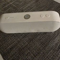 Beats Pill Plus Bluetooth Speaker Great Condition 