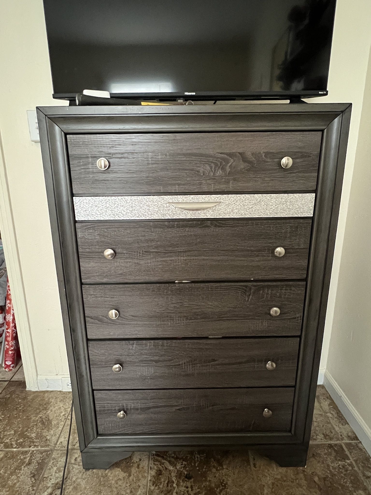 5 Drawer And Jewelry Drawer Dresser