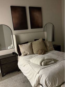 Bed and two mattresses (Full size)