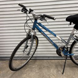 Schwinn Trail Way Women’s Hybrids 