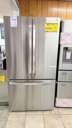 COUNTER DEPTH REFRIGERATOR ZERO CLEARANCE DOOR