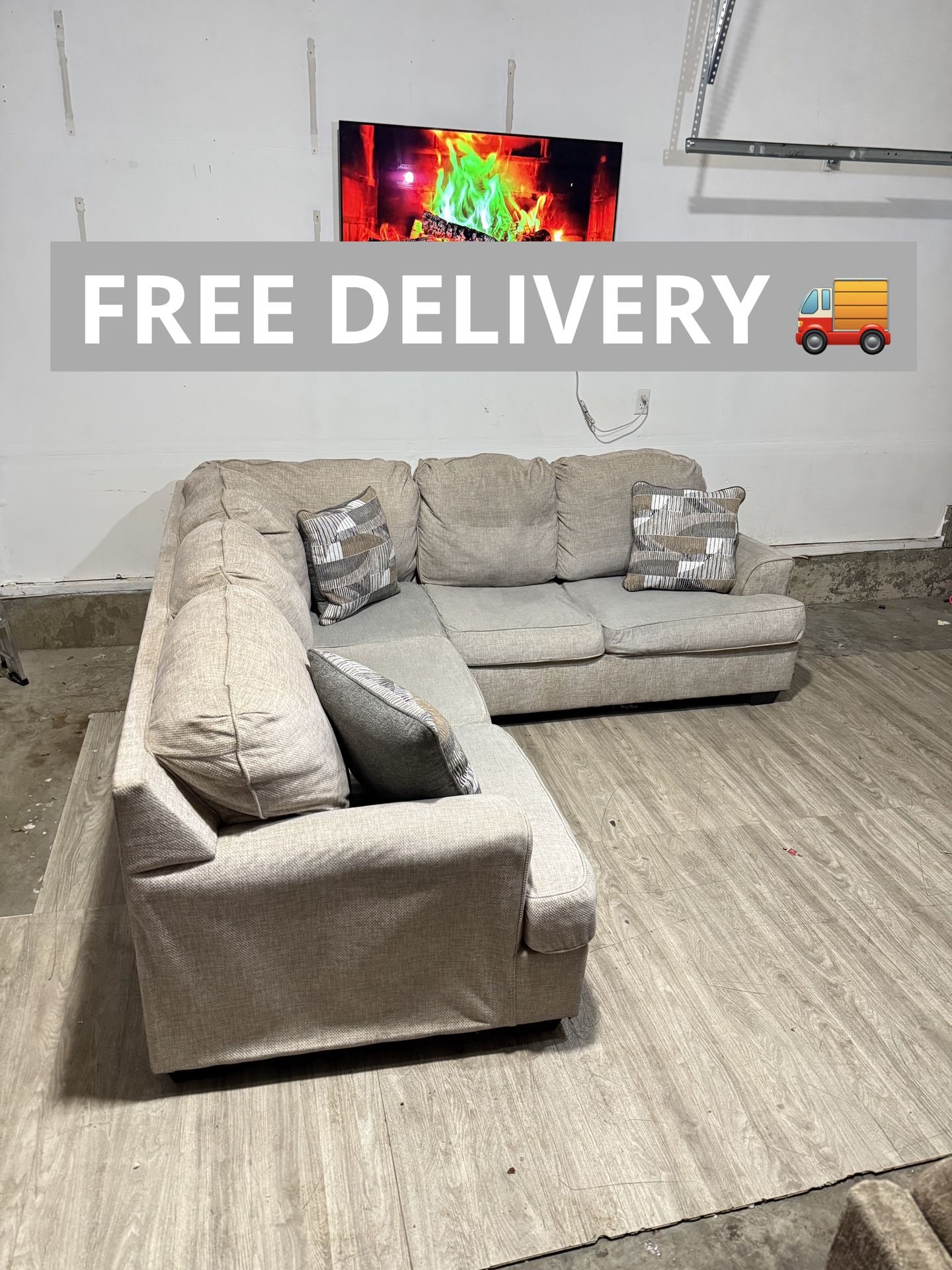 Tan Ashley Sectional Couch 🛋️- FREE DELIVERY 🚚 