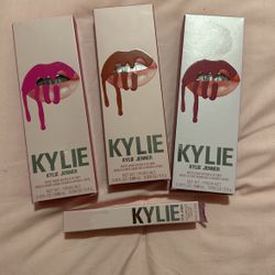 Kylie Jenner Lipstick & Lip Liner