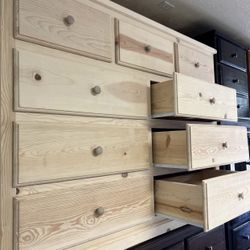 Nine Drawers Dresser With Rails