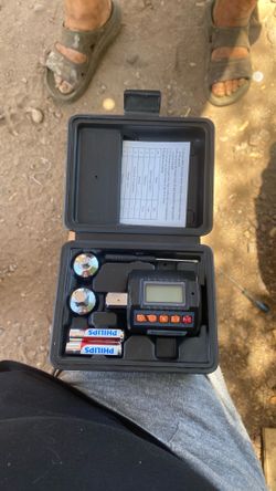 Digital torque gauge