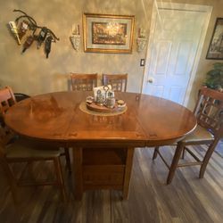 wood table and 4 Chairs