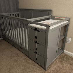 Graco 5 In 1 Crib / Floor Bed