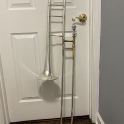 C.G CONN VINTAGE TROMBONE 