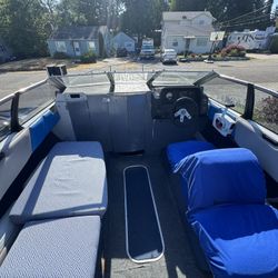 Awesome Bayliner Cuddy 