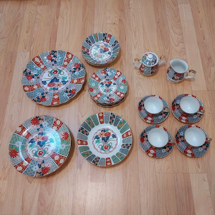 Vintage Arita Imari Fan fine china table setting for 4