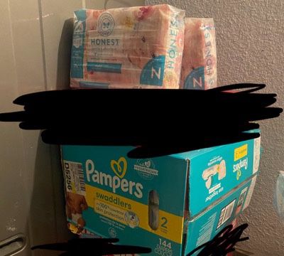 Pampers