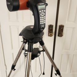 Celestron NexStar 4SE
- Computerized Telescope