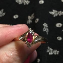 14k natural ruby and diamond Ring 