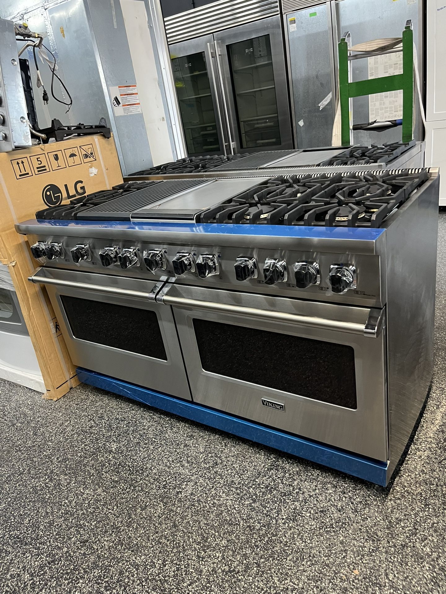 Viking Professional Stainless Steel 60” Range Stove Dual Fuel ( Double Oven )